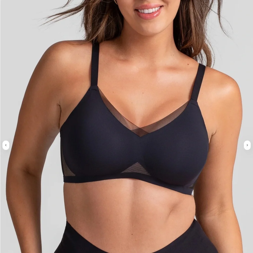 Honeylove black Crossover bra Wirefree Size Medium = 36 B or C